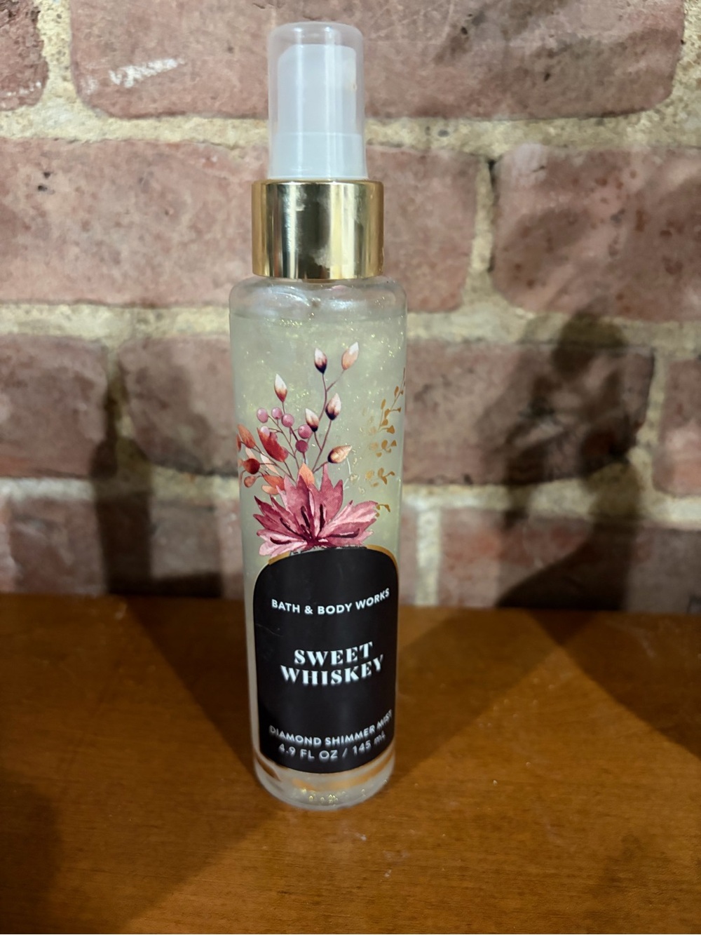 Bath & Body Works Sweet Whiskey Shimmer Mist – Gold & Pink Accents new. 6.9oz